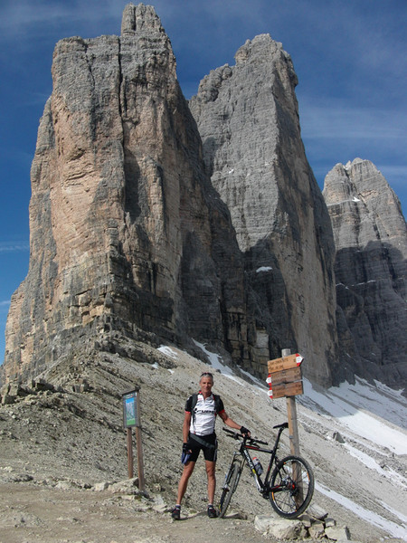 Mountainbike-Tour bei der Umrundung der Drei Zinnen