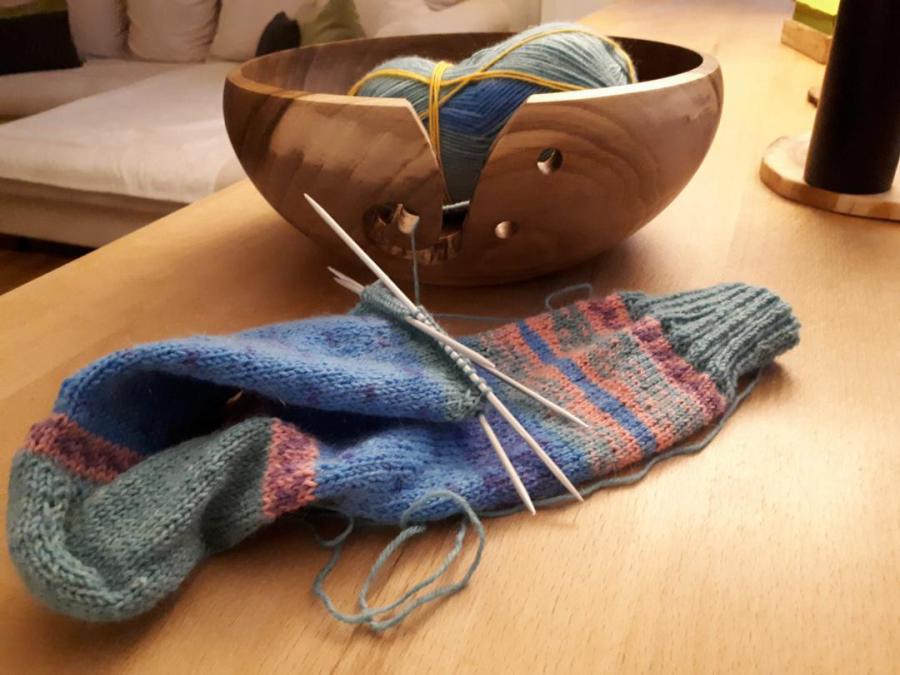 Strickschale aus Walnussholz
