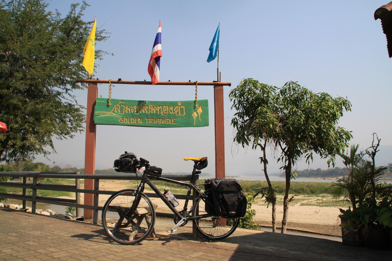 Ganz im Norden am Goldenen Dreieck (Thailand, Myanmar, Laos). Abseits der Straßen oder nachts sehr gefährlich, da dieses Gebiet immer noch als Hochburg des Drogenschmuggels gilt