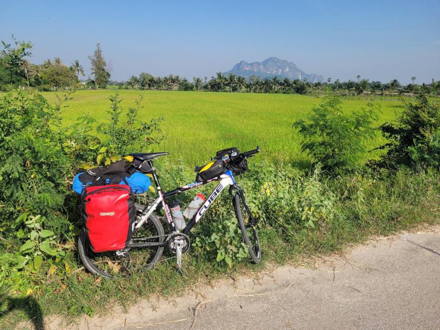 Auf ruhigen Nebenstraßen unterwegs – die nächste Tagesetappe plane ich immer erst am Abend